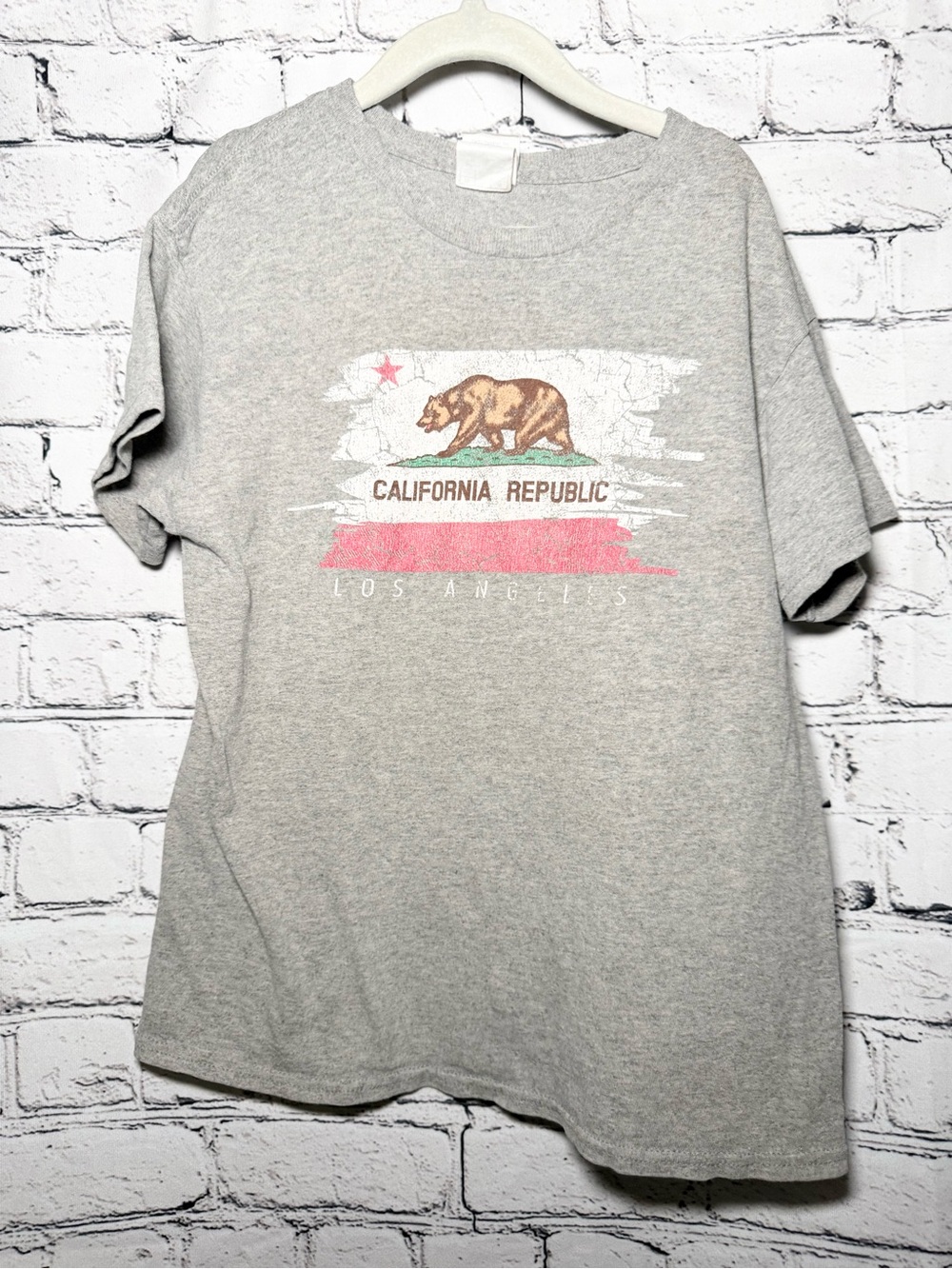 California graphic tee. Size M